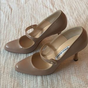 Manolo Blahnik Size 39 Nude Patent Mary Jane Pumps